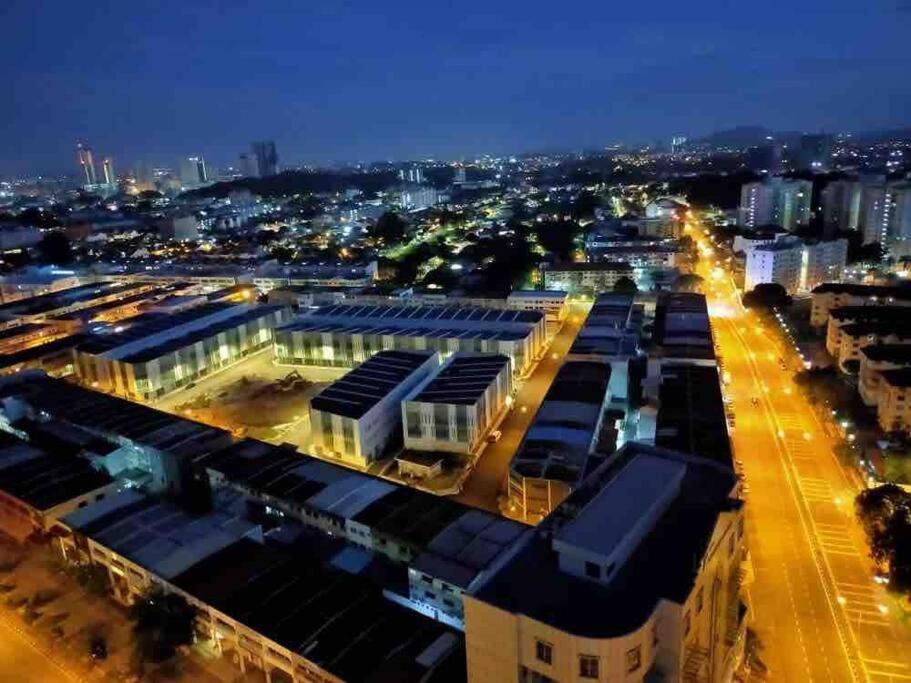 Homestay Shah Rizki At Imperio With Swimming Pool Muslim Friendly Malacca Exterior photo
